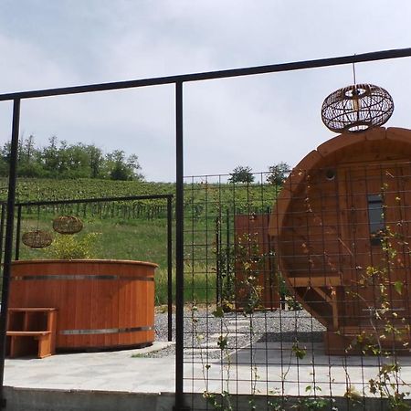Sotto La Vigna Charm Stay Adults Only Vacation Suite Montegrosso d'Asti Luaran gambar